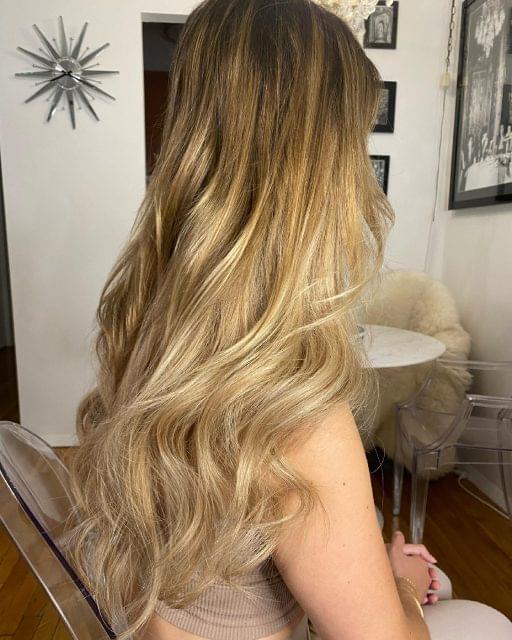 Custom made Halo! Beautiful quality. Super soft & shiny. #halohairextensions, #hairextensionsalon, #hairextensionsnyc, #hairextensionist, #handtiedweft, #newyorkhairextensions