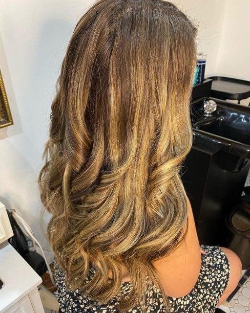 Custom made halo hair extension using 4 different colors. #halohairextensions, #hairextensionsnewyork, #hairextensionsnyc, #handtiedweftextensions, #hairextensionsalon, #hairextensionist, #hairextensionspecialists, #hairextensionssalon